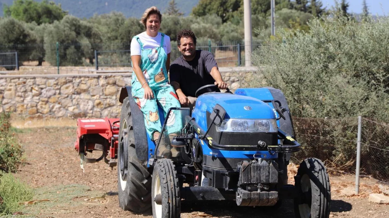 Milyonluk kariyeri bırakıp tarlaya gittiler! Nedeni &ccedil;ok farklı...