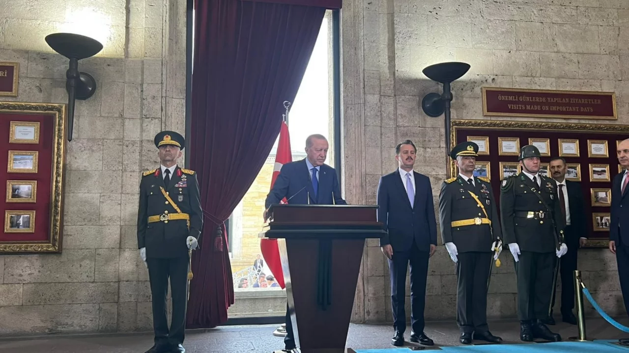 Cumhurbaşkanı Erdoğan ve devlet erkanı Anıtkabir'de! Atatürk'ün huzurunda Netanyahu'ya mesaj