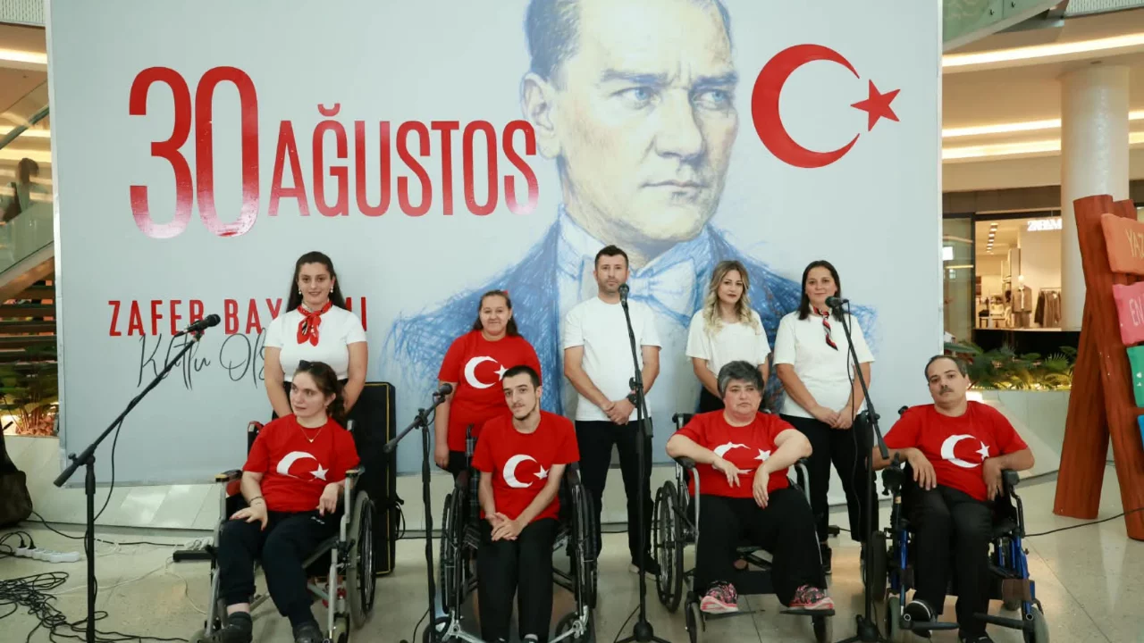 Bursa'da duygulandıran 30 Ağustos konseri