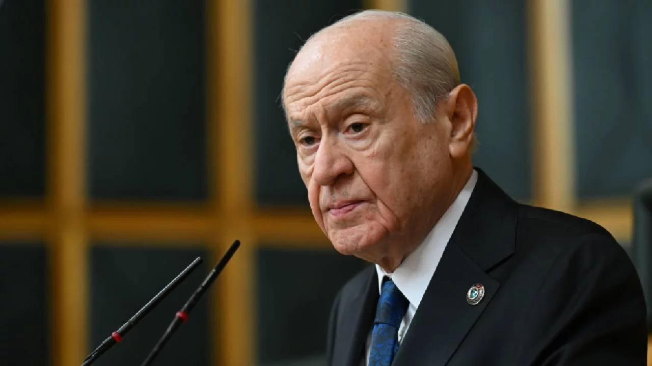 MHP Genel Başkanı Bah&ccedil;eli, KKTC Başbakanı &Uuml;stel'e başsağlığı diledi