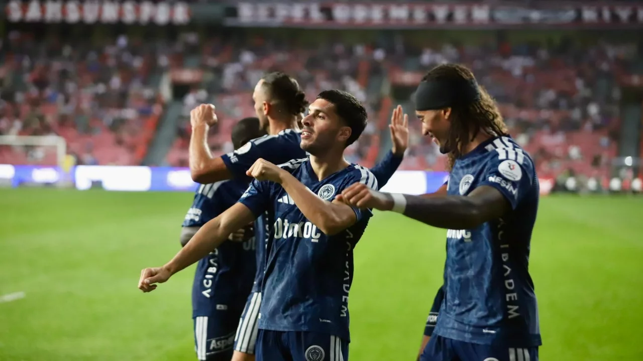 Fenerbah&ccedil;e, derbiye moralli gidiyor