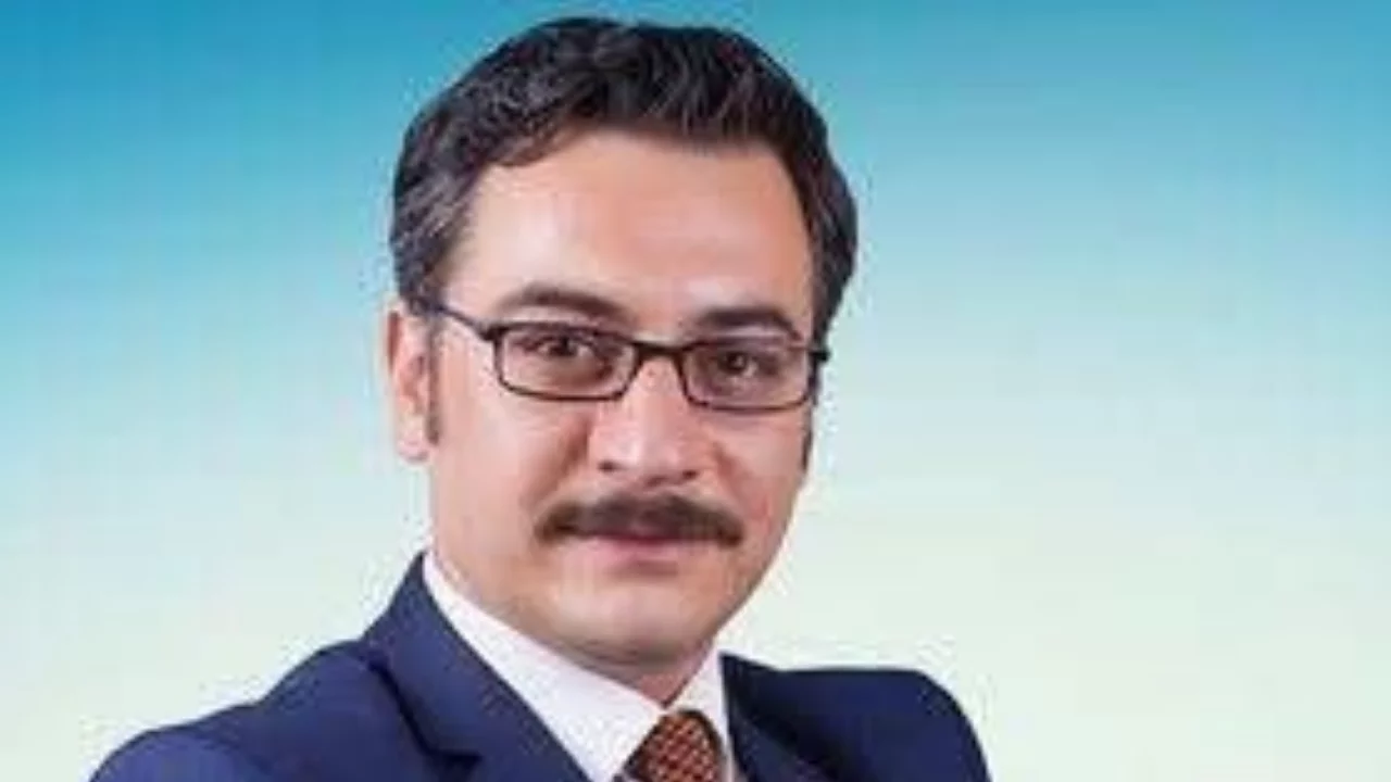 Şanlıurfa'da televizyon sunucusu &Ouml;mer Yılan kazada hayatını kaybetti