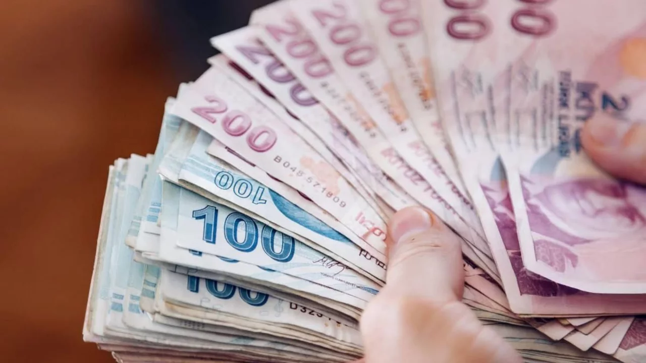 Vatandaşlık maaşında tarih belli oldu! Geliri d&uuml;ş&uuml;k olanlara fark &ouml;denecek