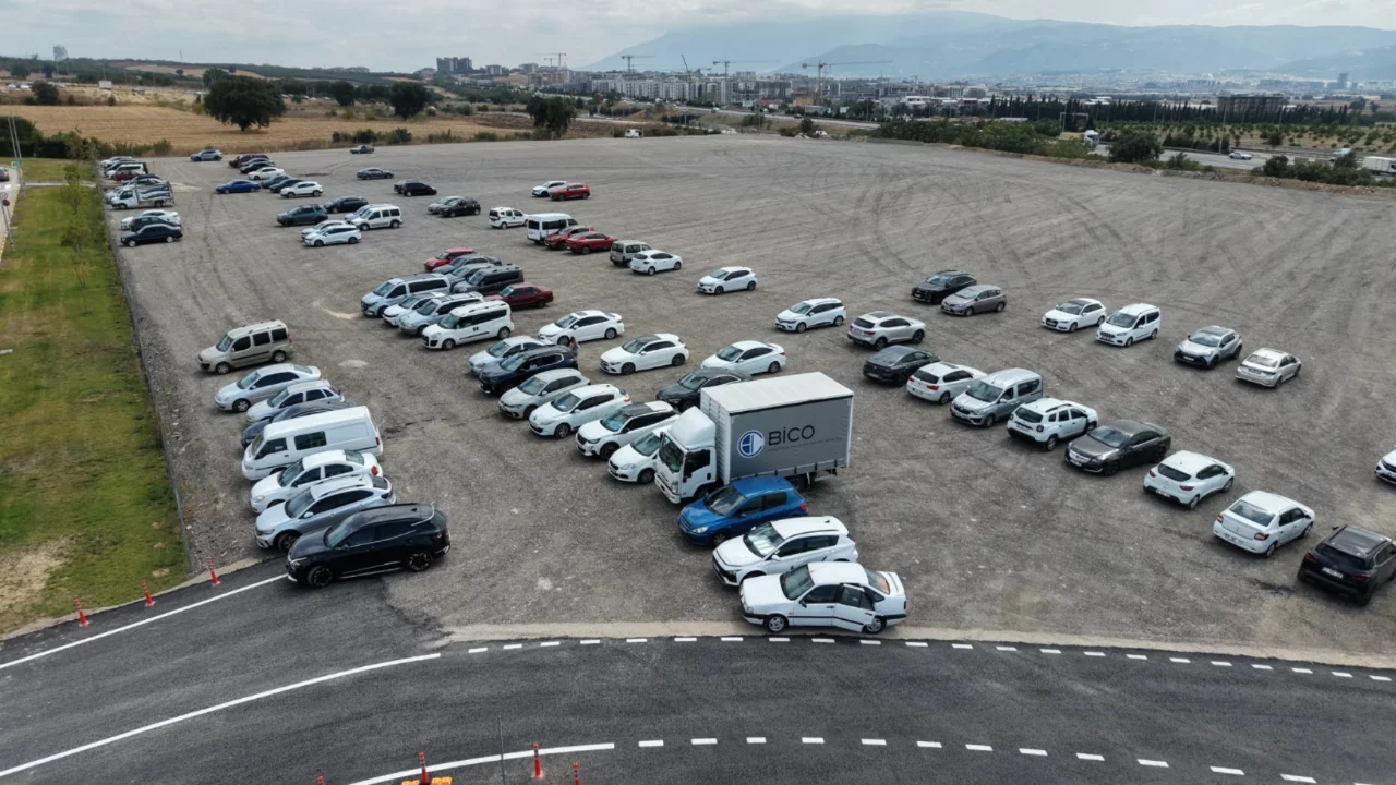 Bursa Şehir Hastanesi'nde trafik rahatlayacak! Yeni otopark a&ccedil;ıldı