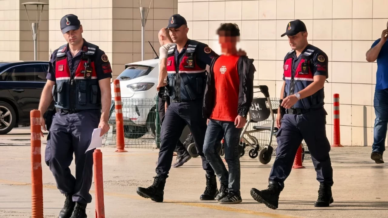 Bursa'da gen&ccedil;lerin kavgası hastanede bitti! 16 yaşındaki ş&uuml;pheli tutuklandı