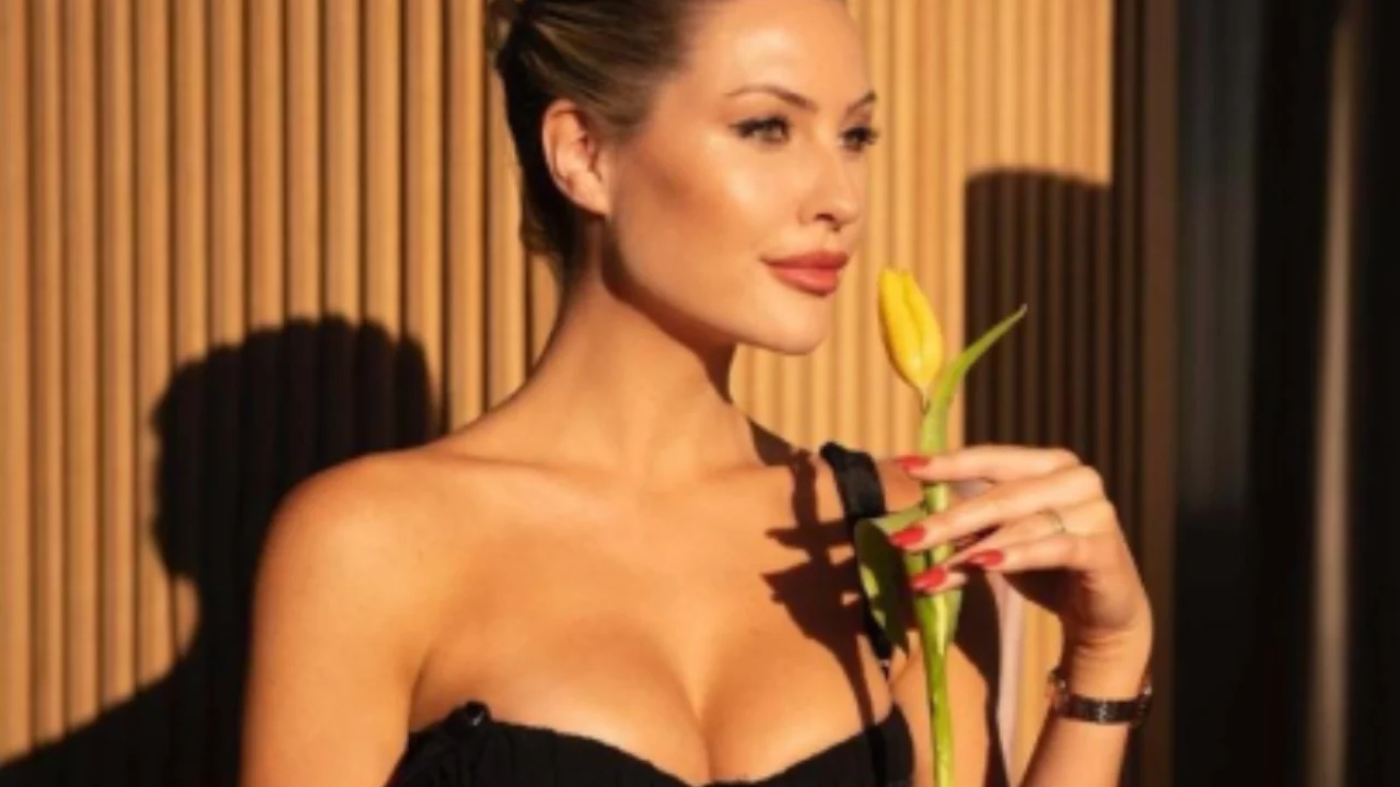 Chloe Loughnan'dan sevindiren haber! Anne olmak i&ccedil;in g&uuml;n sayıyor