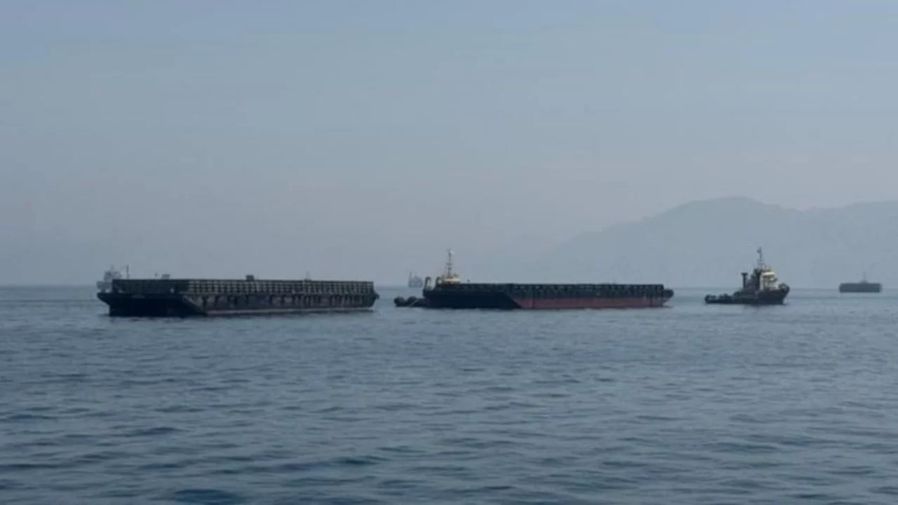 Hürmüz Boğazı'ndan geçen bir tanker Umman açıklarında vuruldu