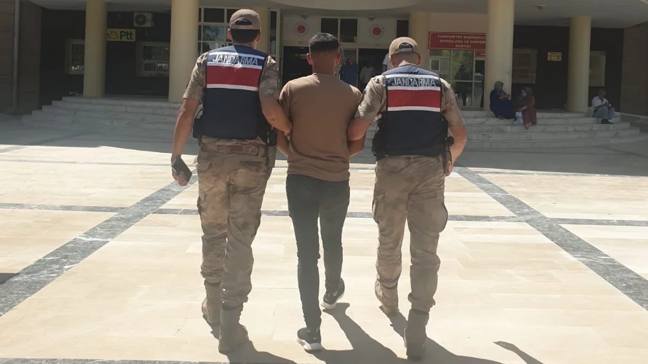 Yakıt &ccedil;almaktan aranan şahıs yakalandı