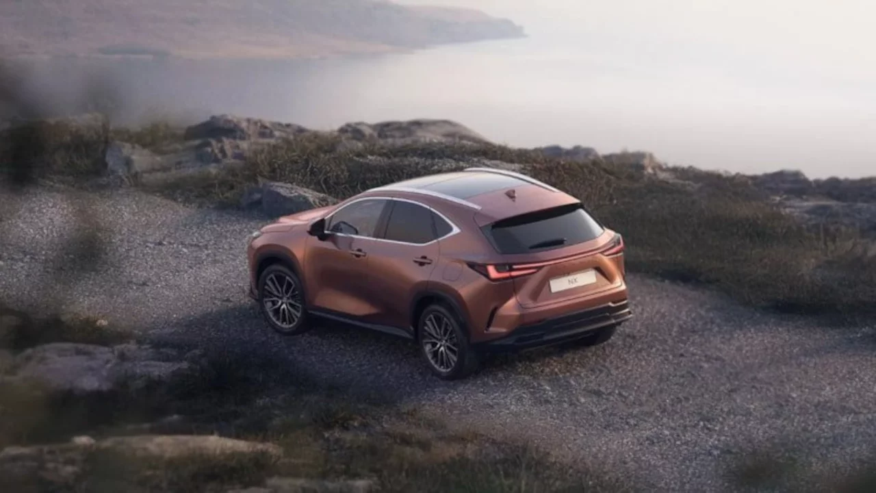 Makyajlı Lexus NX, yenilenen tasarımıyla ortaya çıktı: İşte özellikleri