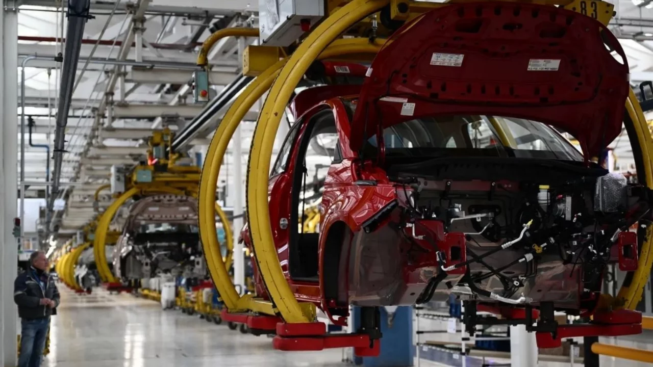 Bursa devlerinin transfer savaşı! Fiat'ın başına Renault'lu CEO