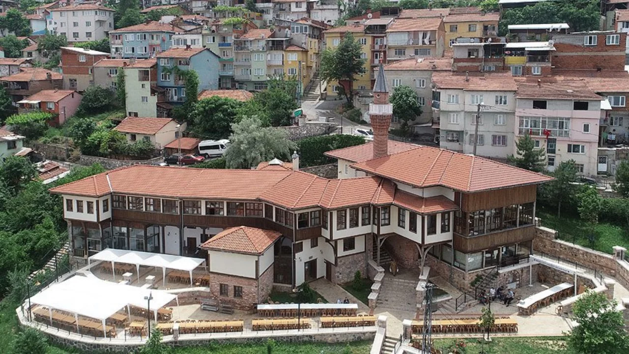 Bursa'da 19 sandukanın sırrı! &Uuml;ftade Hazretleri'nin t&uuml;rbesinde kimler yatıyor?