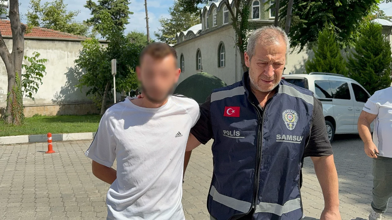 Aracına bindirip bı&ccedil;akladı, mahkemece tutuklandı