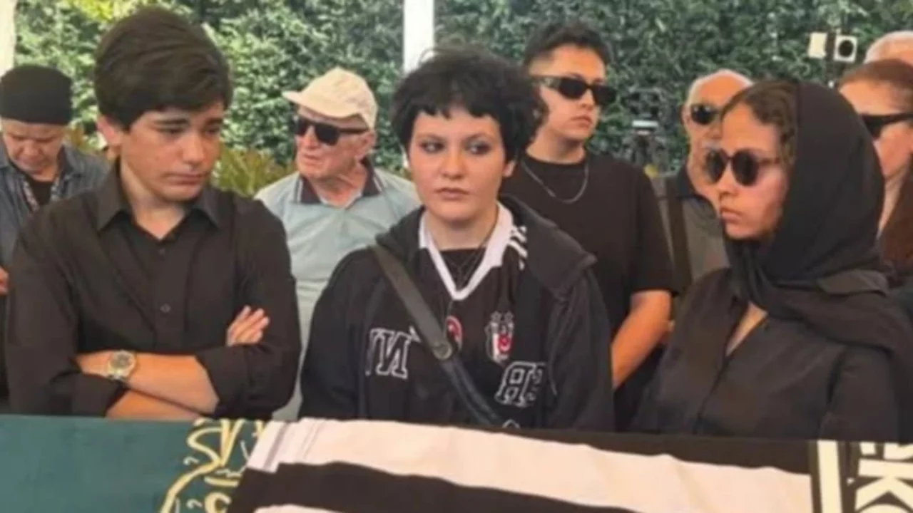 Deniz Uğur hayatını değiştirdi! Reha Muhtar'ın ardından ikizleriyle k&ouml;y evine yerleşti