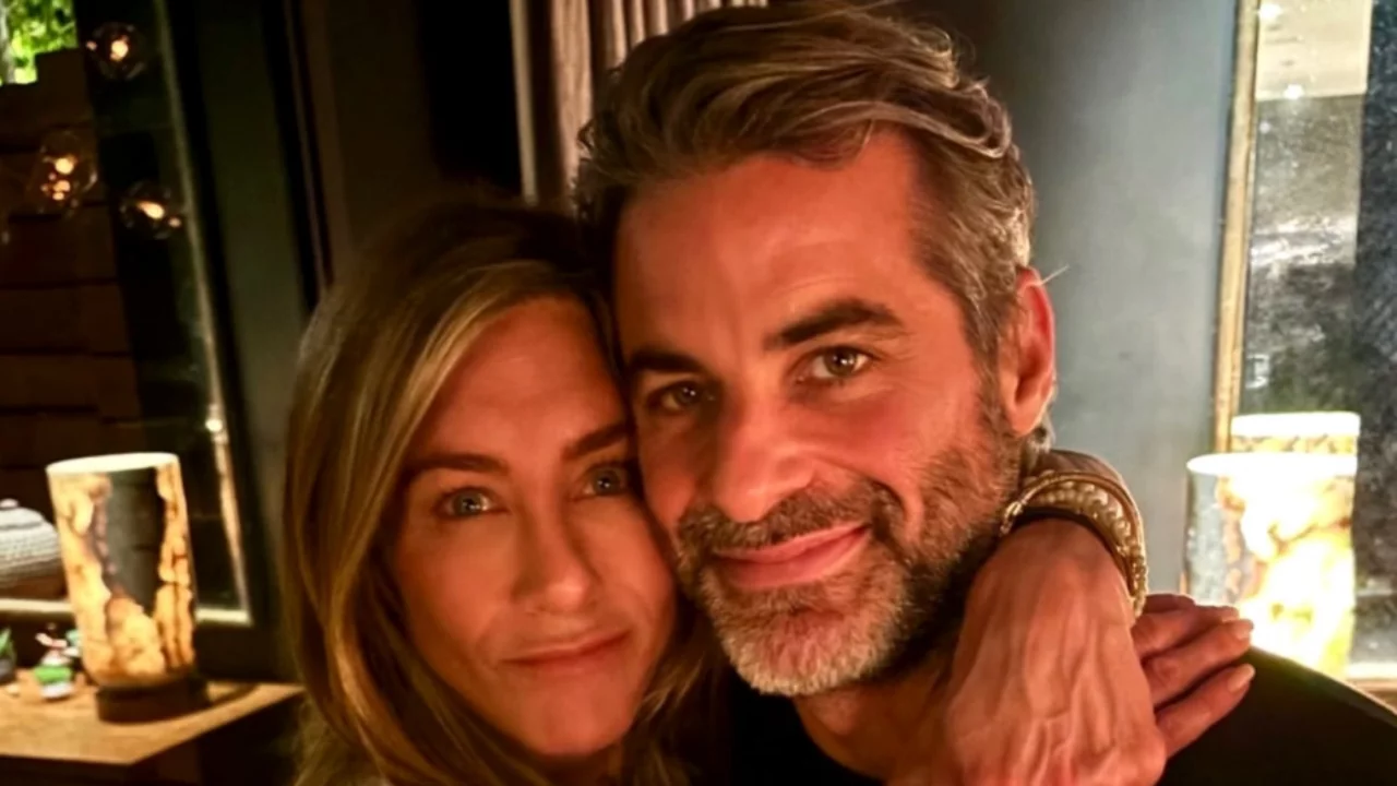 Jennifer Aniston'ın sevgilisi Jim Curtis'ten samimi itiraf: "Bana 'aşkım' diyor"