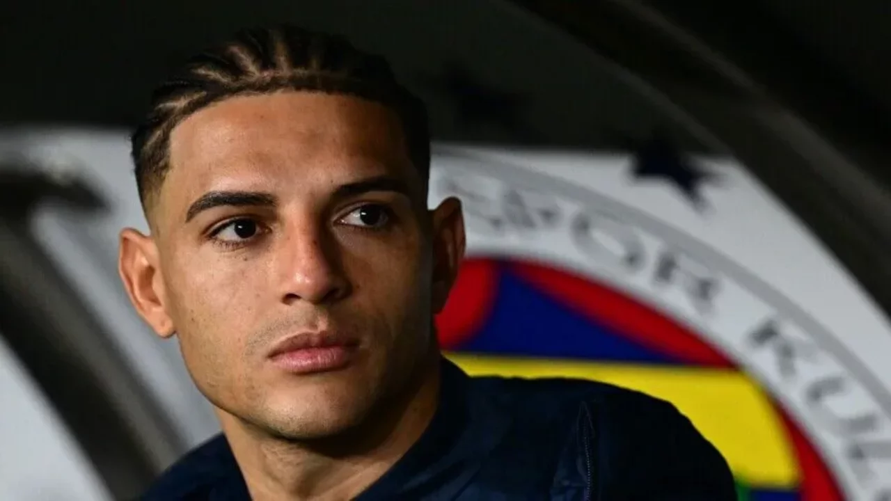 Fenerbah&ccedil;e'de Diego Carlos kararı: Yeni adresi belli oldu