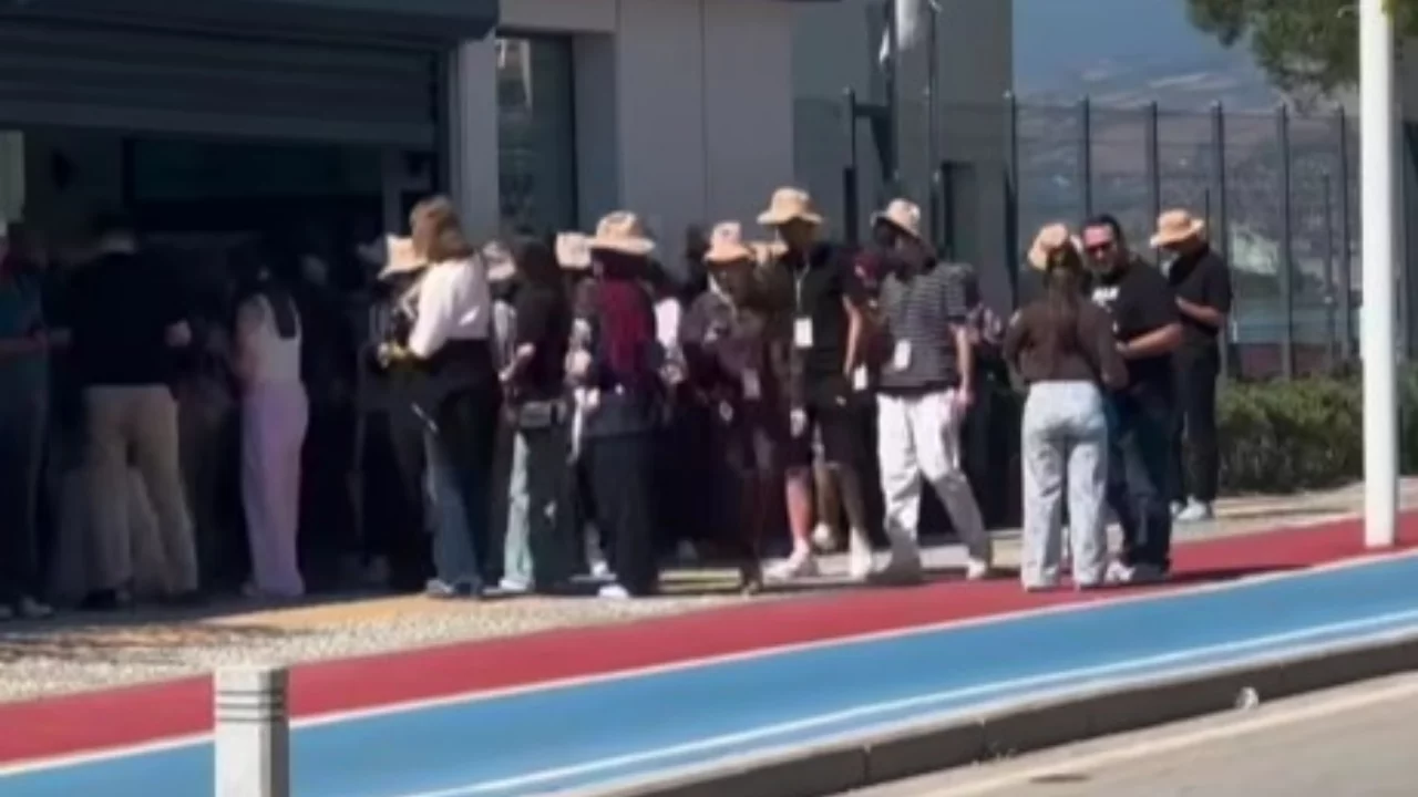 İznik'e yabancı turist akını s&uuml;r&uuml;yor! Papa ziyareti kenti hareketlendirdi...