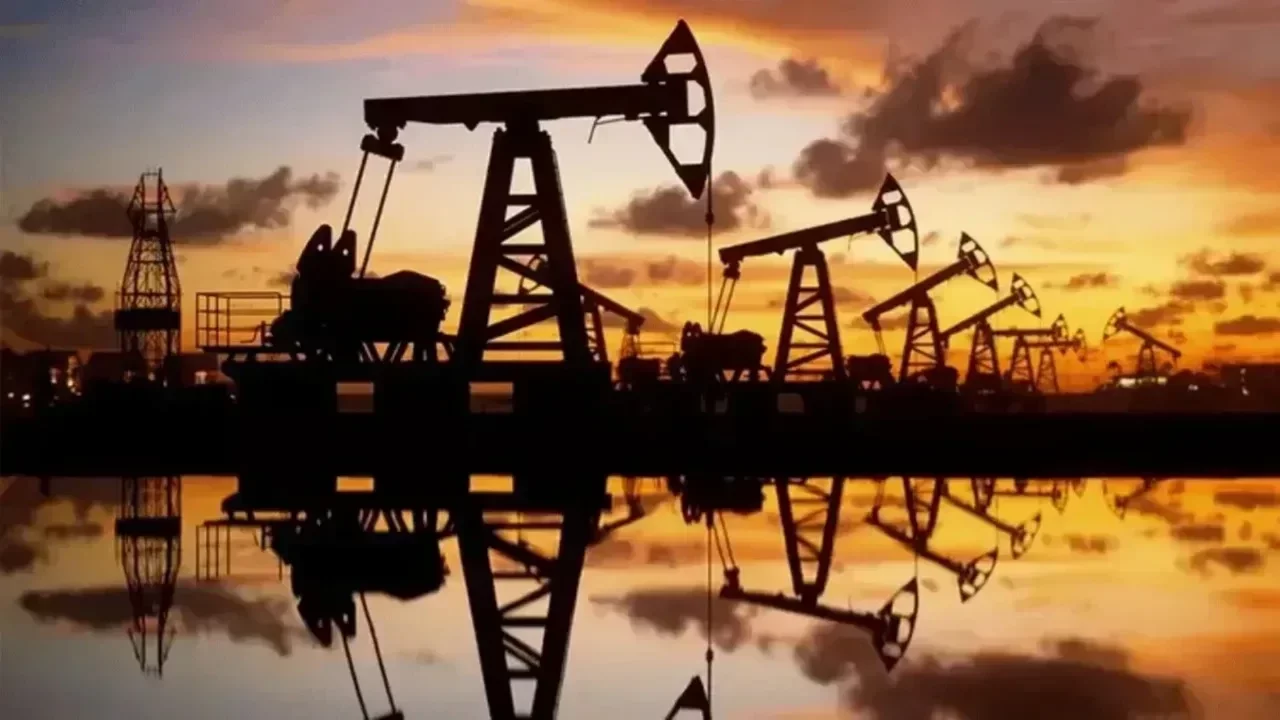 ABD-İran gerilimi piyasaları vurdu! Altın &ccedil;akıldı, Brent petrol fırladı