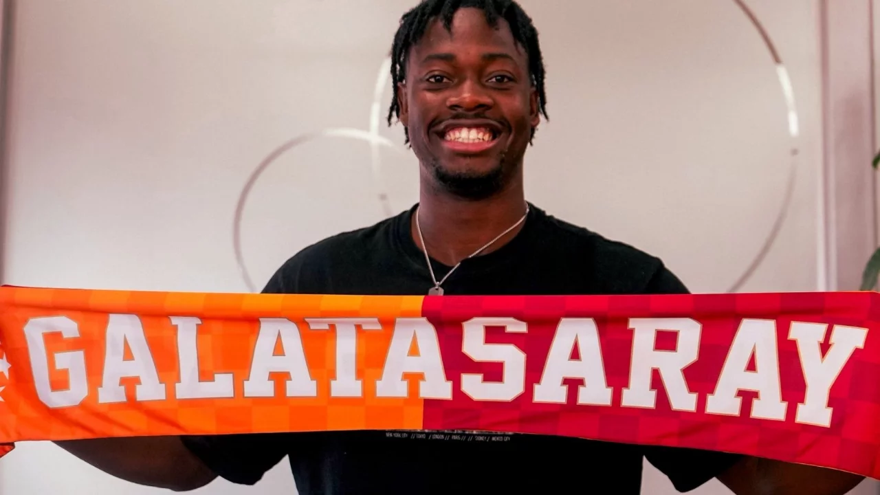 Galatasaray'ın yeni transferi El-Chadaille Bitshiabu, İstanbul'a geldi