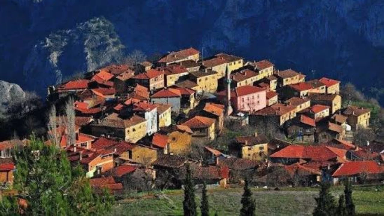 Bursa'da 700 yıllık ge&ccedil;mişe sahip k&ouml;y! Adının hikayesi bakın nereden geliyor...