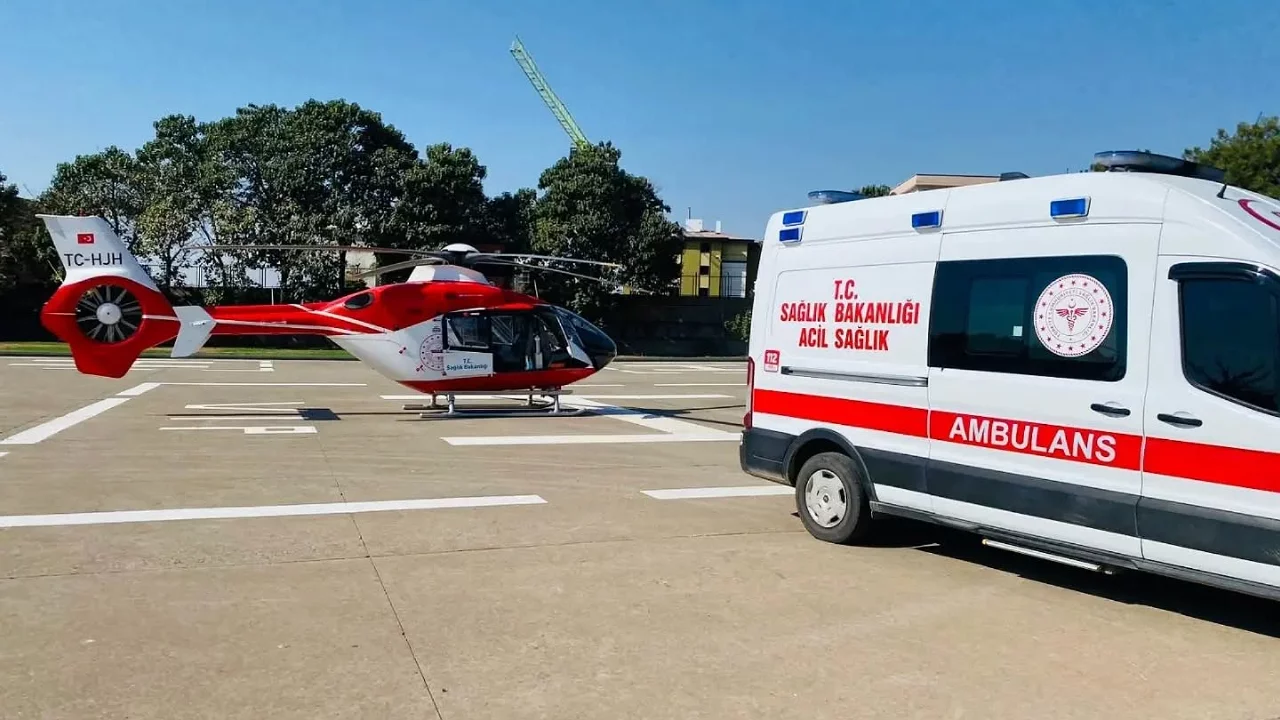 Travma ge&ccedil;iren bebek helikopterle Diyarbakır'a sevk edildi