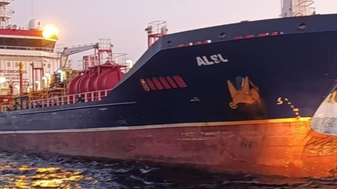 MSB: Deniz unsurları Marmara Denizi'ndeki gemi kazası için bölgede