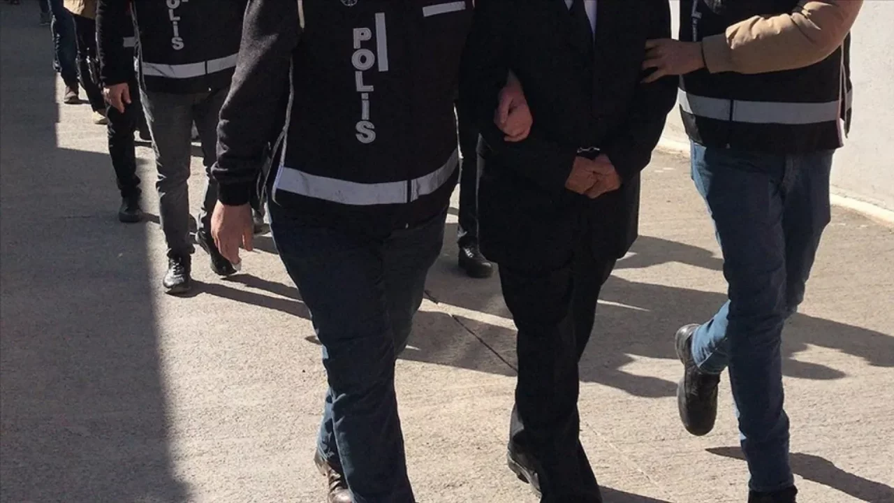 Kırmızı b&uuml;ltenle aranıyorlardı! T&uuml;rkiye ve G&uuml;rcistan'dan ortak operasyon