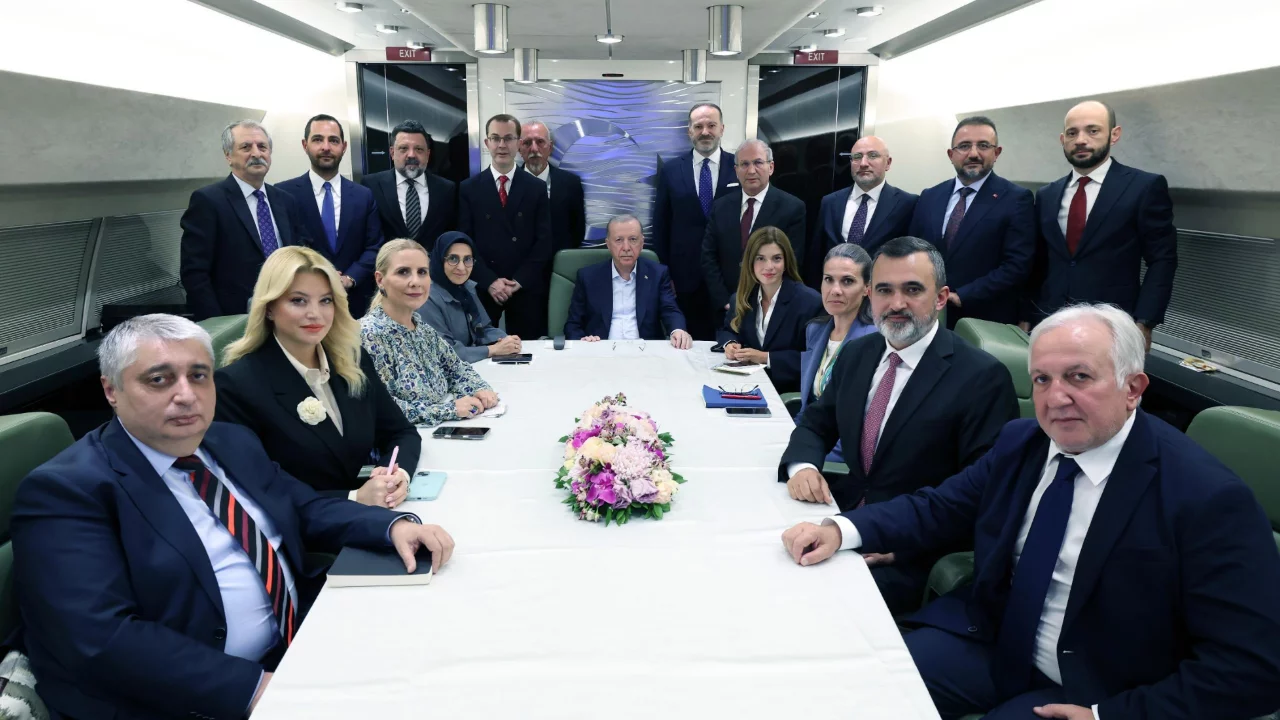 Erdoğan'dan peş peşe kritik a&ccedil;ıklamalar! Bir s&ouml;z&uuml;n&uuml;n &ouml;zellikle altını &ccedil;izdi