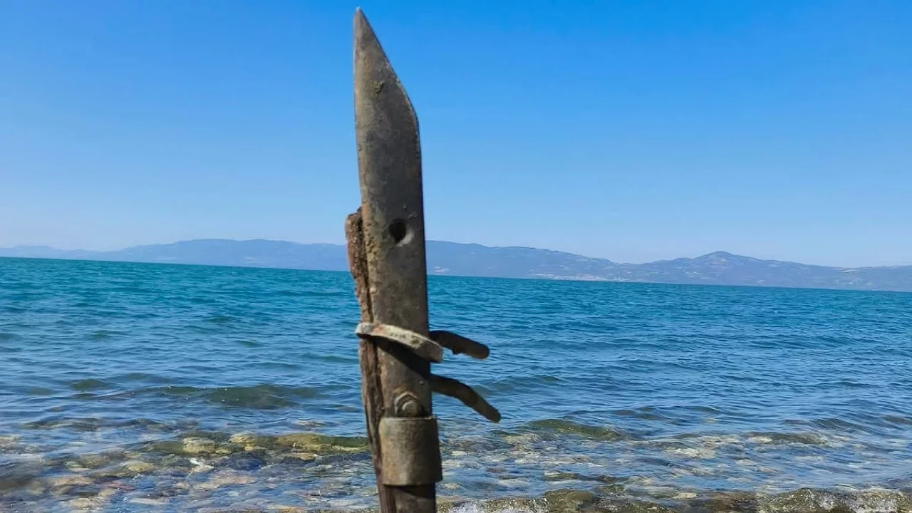 Bursa'da İznik G&ouml;l&uuml; &ccedil;ekildik&ccedil;e tarih ortaya &ccedil;ıkıyor!
