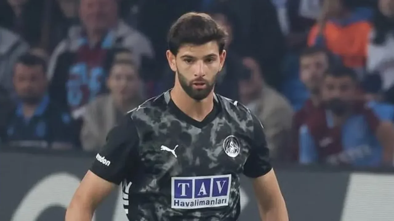 Beşiktaş, &Uuml;mit Akdağ'ı a&ccedil;ıkladı