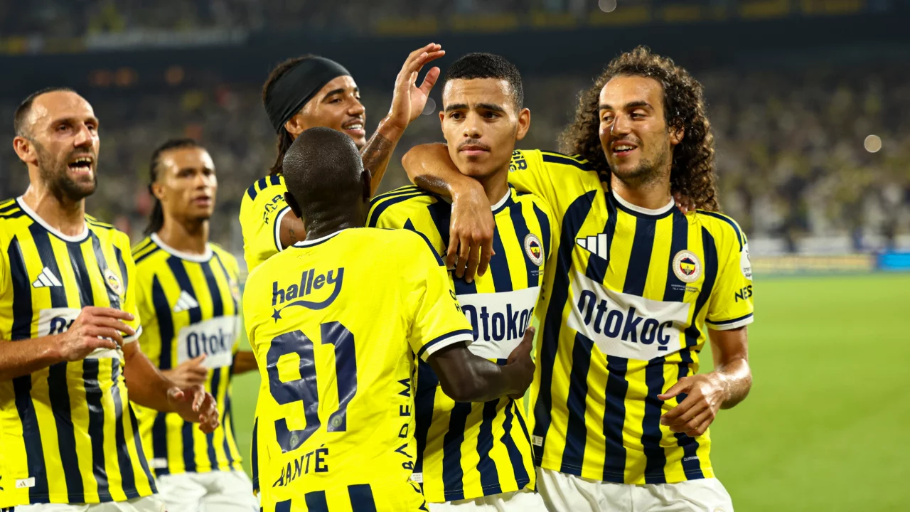 Fenerbahçe'de 4 futbolcu ilk kez derbi heyecanı yaşayacak