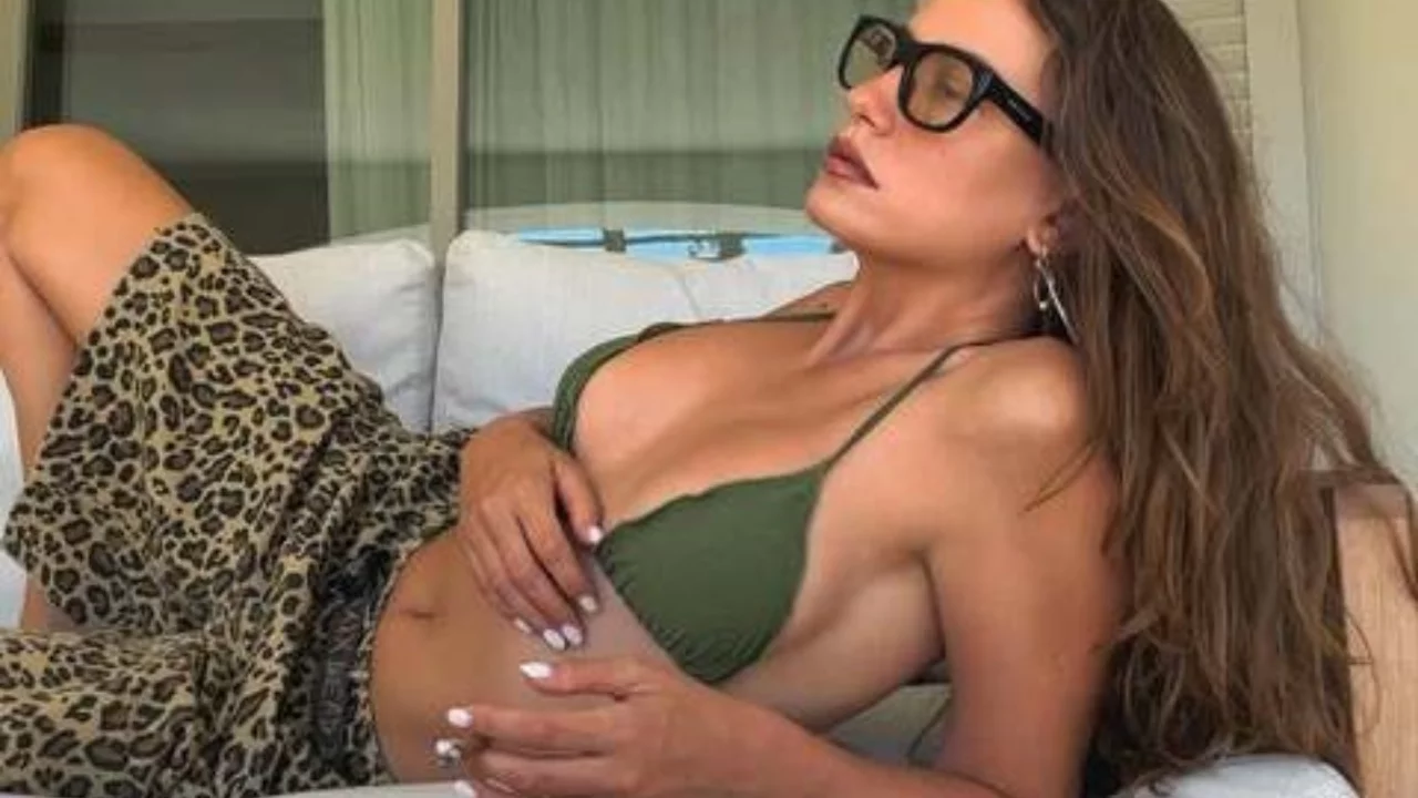 Serenay Sarıkaya'dan spor sonrası kas gösterisi! Formuyla dikkat çekti