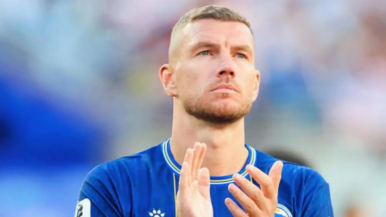 Kendi hesabından paylaştı! Dzeko'dan beklenmedik karar