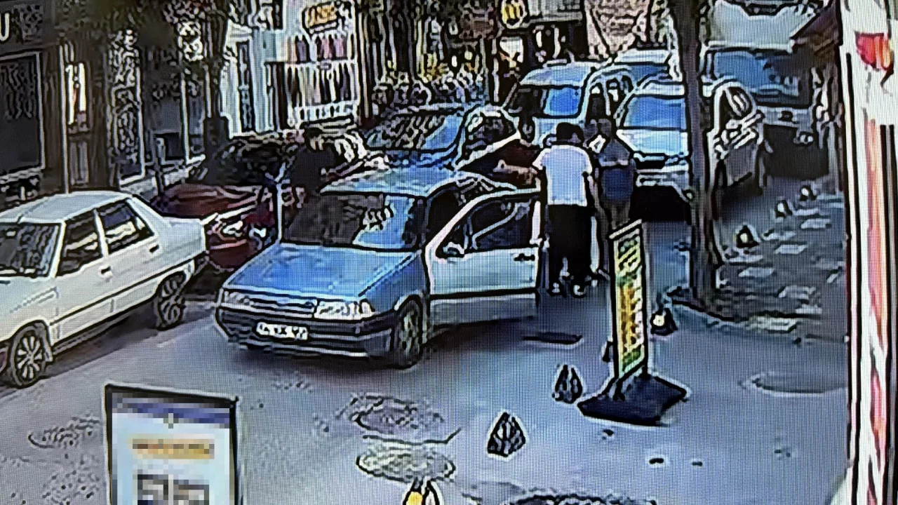 Otomobilden inip kavgaya karışan s&uuml;r&uuml;c&uuml;ye binlerce lira ceza