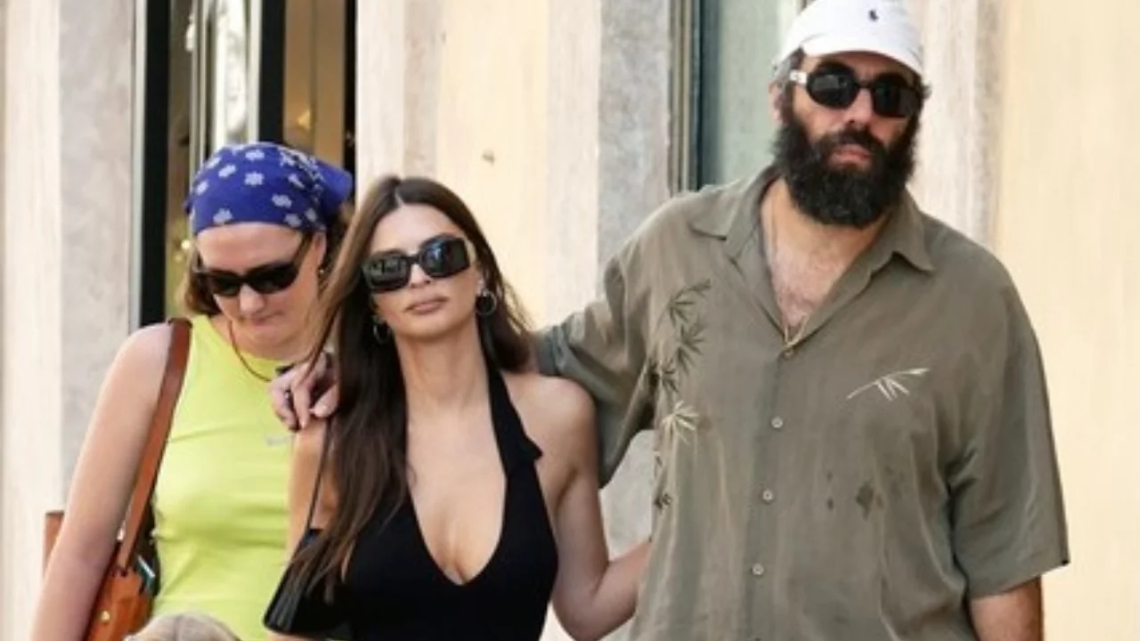 Emily Ratajkowski ve Romain Gavras Roma'da! Aşk dolu anlar objektiflere yansıdı