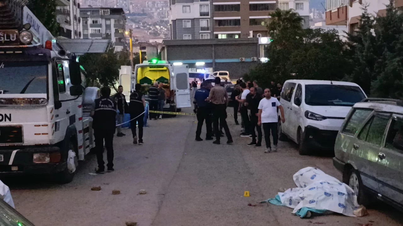 Tartıştığı eşini tüfekle öldürdü, ardından canına kıydı...