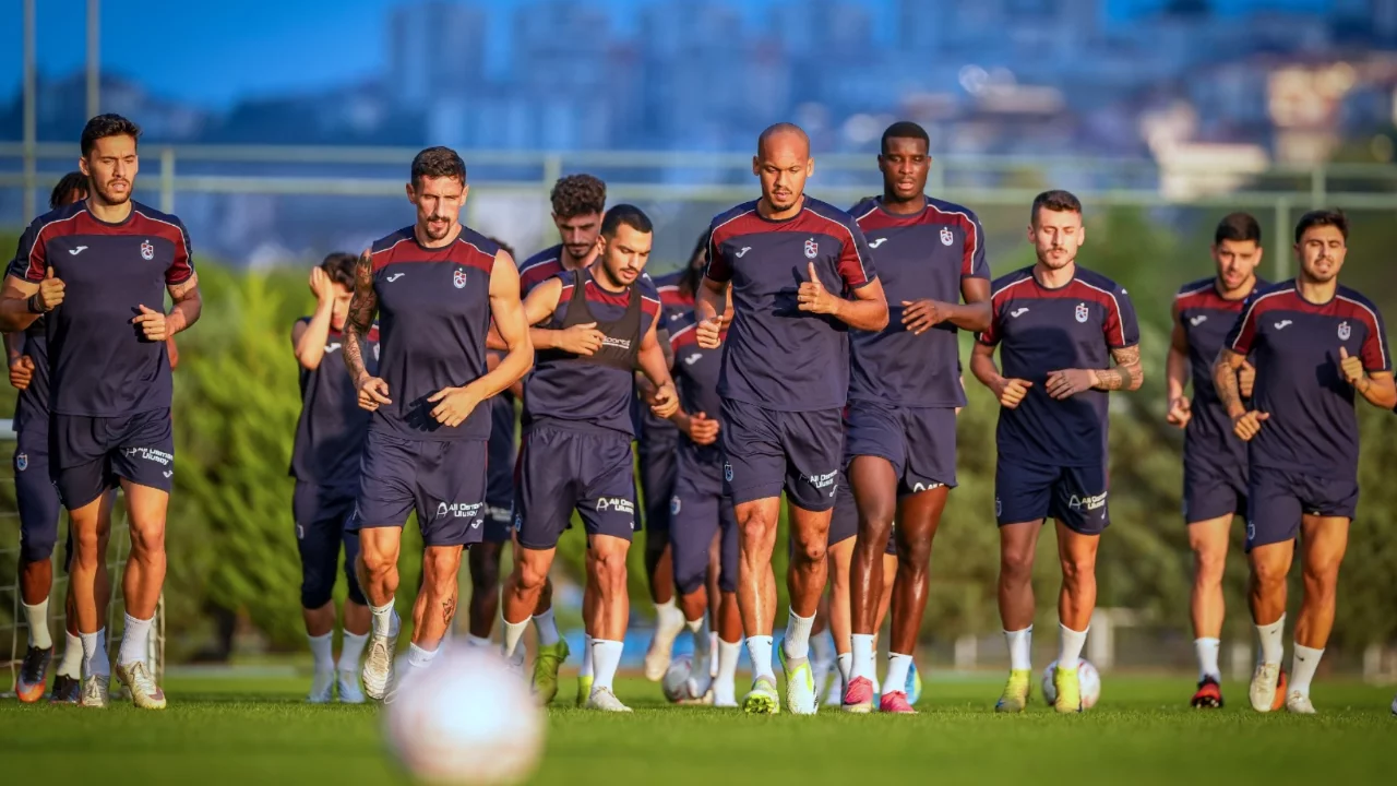 Trabzonspor'da Gen&ccedil;lerbirliği ma&ccedil;ı &ouml;ncesi yeni transfer ilk kez sahada