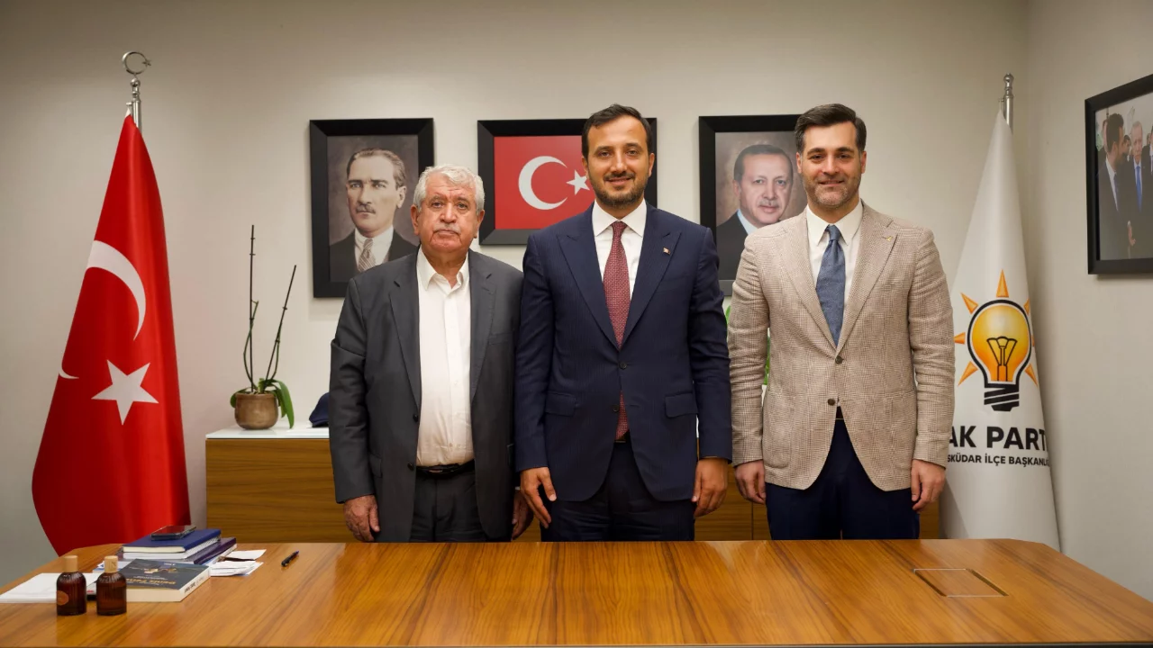 Üsküdar'da siyasi dengeleri değiştiren gelişme: 4 CHP'li AK Parti'ye geçti
