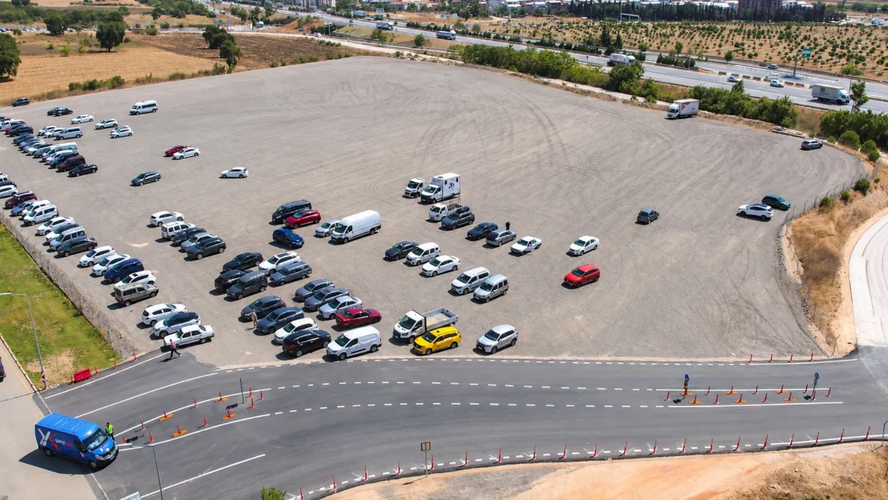 Bursa'da otopark &ccedil;ilesi bitiyor! 1.250 ara&ccedil;lık yeni alan a&ccedil;ıldı...