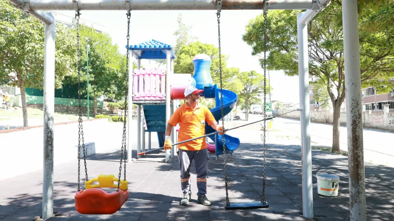 Bursa Osmangazi'de parklar baştan aşağı yenileniyor