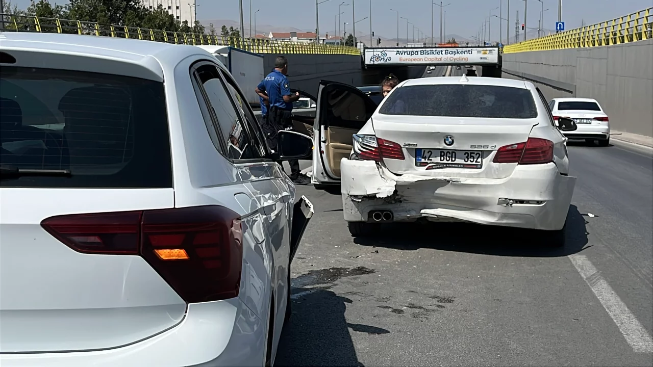 6 araçlı zincirleme kaza: 1 yaralı