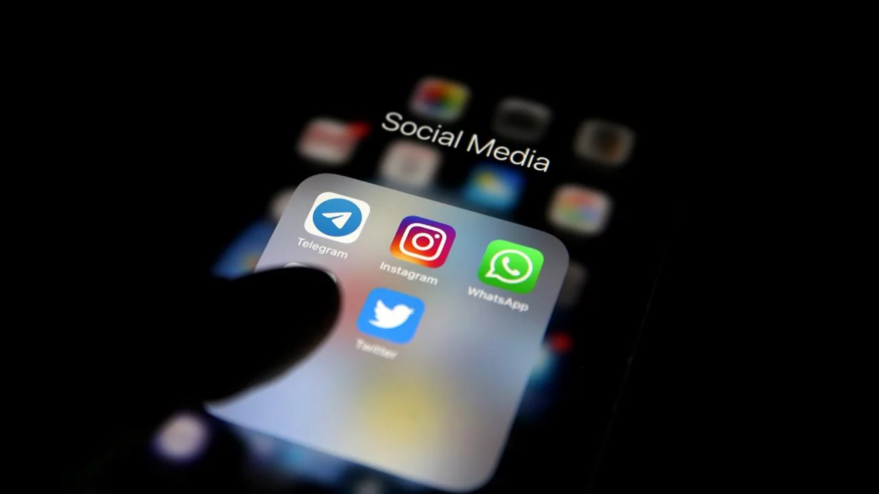 Sosyal medyada yeni g&uuml;venlik adımı: 699 hesap i&ccedil;in erişim engeli