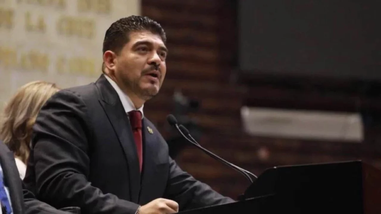 &Uuml;lkeyi sarsan olay! Milletvekili aracında silahla vurulmuş halde bulundu