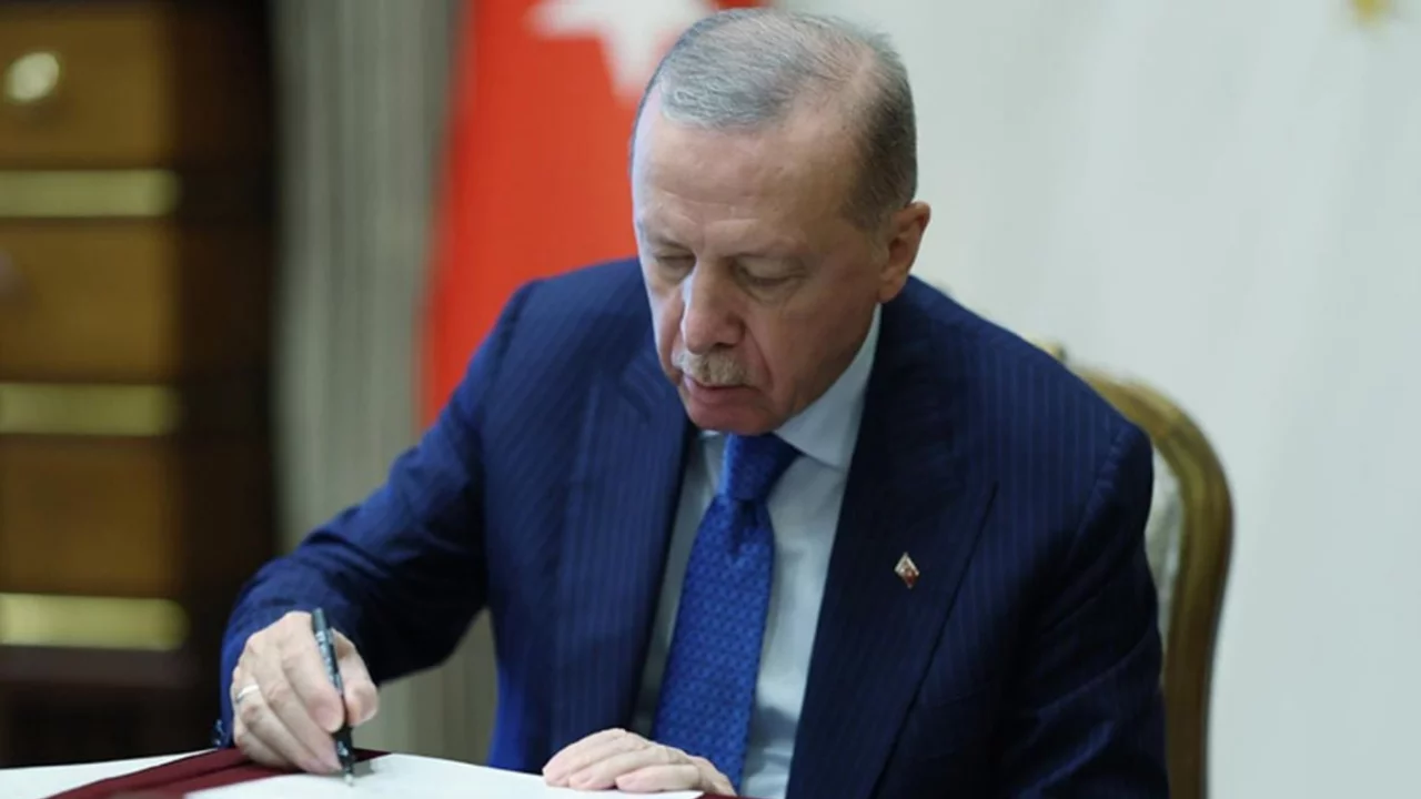 Diplomaside geniş &ccedil;aplı değişiklik! Cumhurbaşkanı Erdoğan 12 yeni isim atadı...