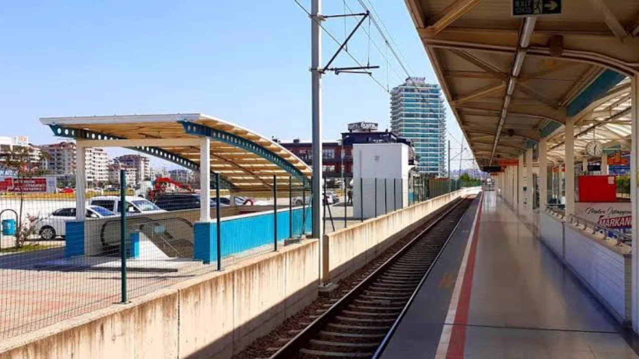 Bursa'da her g&uuml;n binlerce kişinin kullandığı 2 metro durağının ismi değişiyor!