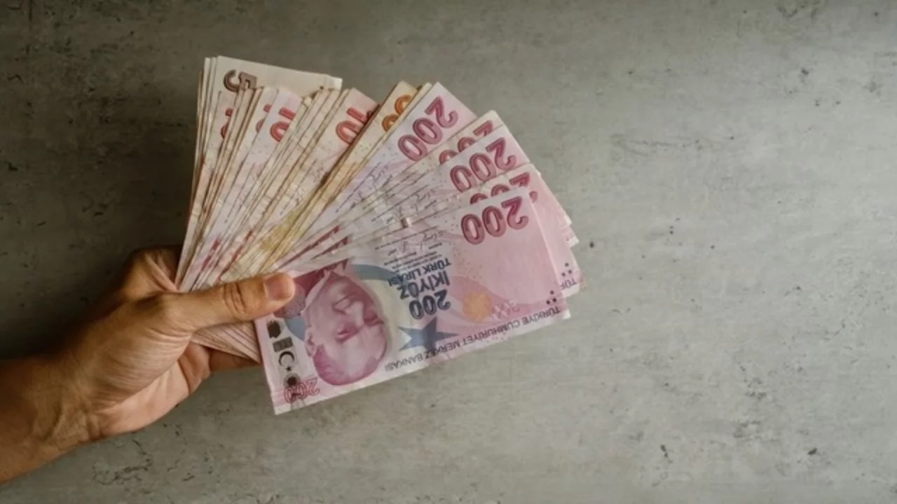 Milyonlar bu rakamı bekliyor! İşte en d&uuml;ş&uuml;k emekli maaşı i&ccedil;in 3 senaryo...