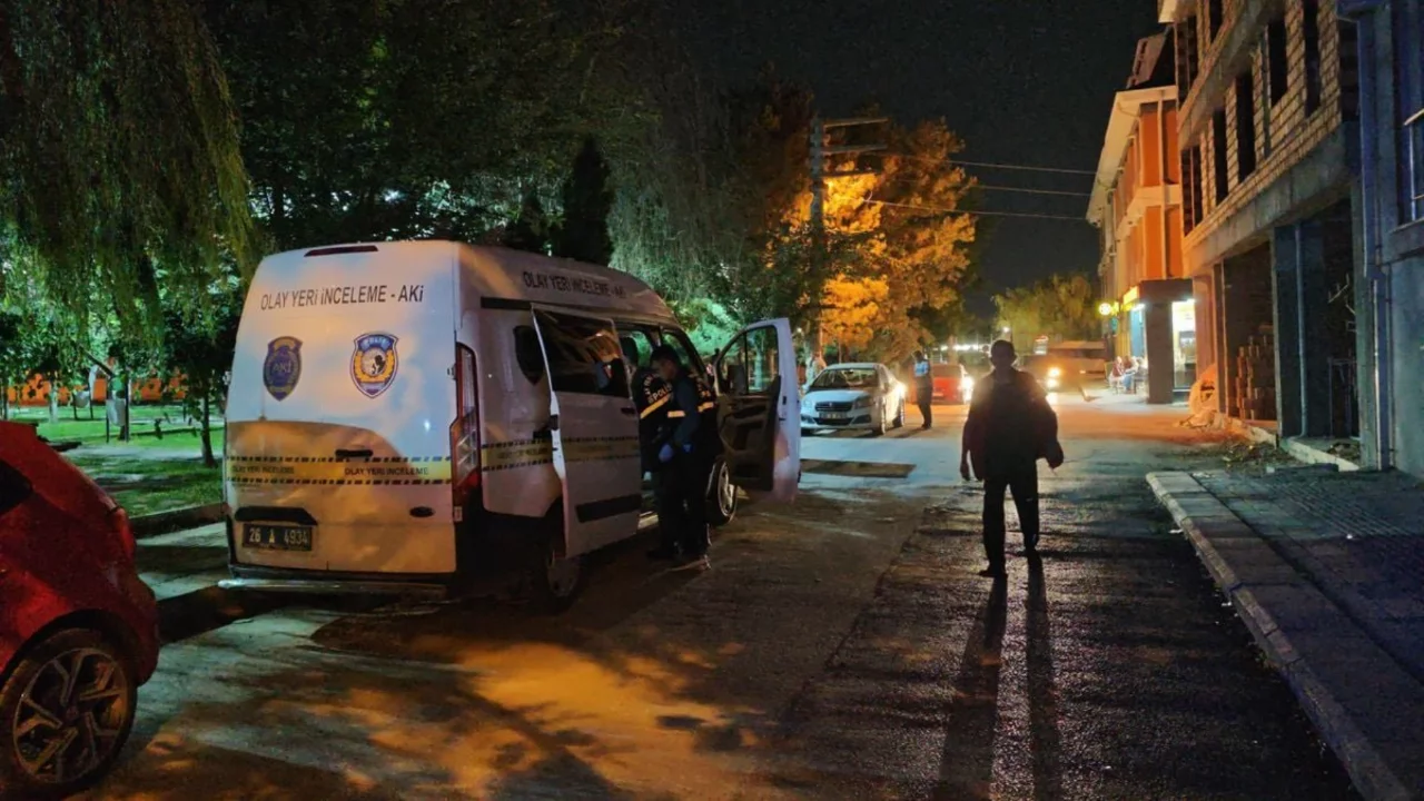 Eskişehir'de pencere d&uuml;ş&uuml;ş&uuml;: 43 yaşındaki adam hayatını kaybetti