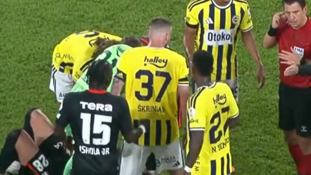 Fenerbahçe-Beşiktaş derbisinde ortalık karıştı!