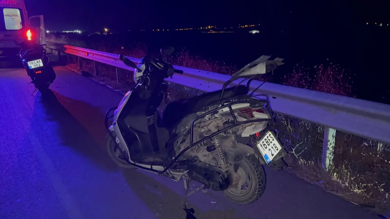 İznik'te aynı yolda 1 günde 2'nci kaza! 3 motosiklet çarpıştı, 2 yaralı...