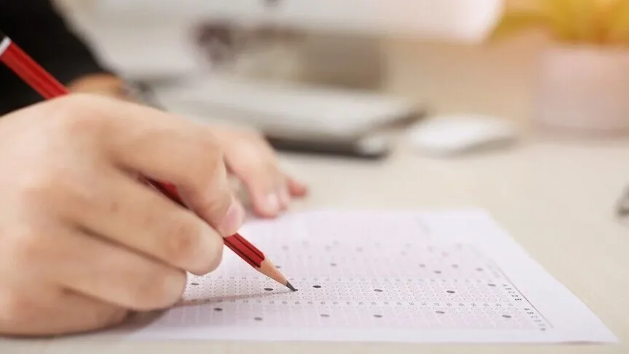 Milyonların G&ouml;z&uuml; &Ouml;SYM'de! 2026 KPSS Soruları A&ccedil;ıklandı mı? KPSS Cevap Anahtarı Ne Zaman Yayımlanacak?