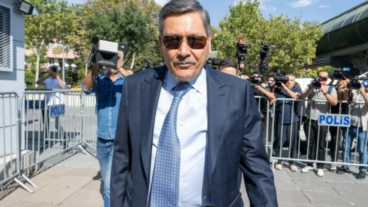 Melih G&ouml;k&ccedil;ek, sakız &ccedil;iğneme g&ouml;r&uuml;nt&uuml;leri ile ilgili konuştu